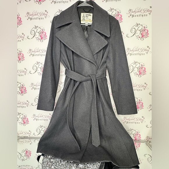 London Fog Jackets & Blazers - London Fog Charcoal Gray Trench Coat pea coat belted gray stunning classic